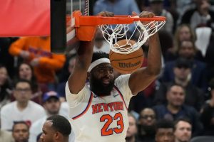 How Robinson’s injury compares to past NBA metacarpal fractures—and why it matters