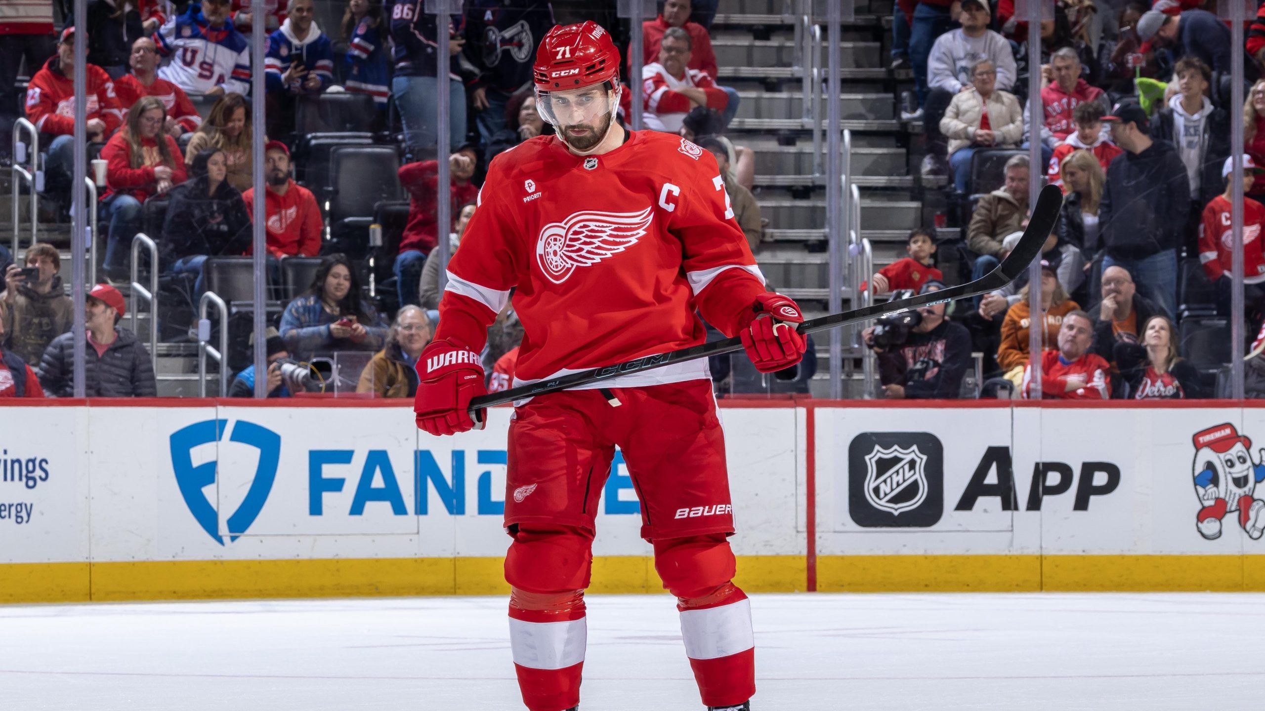 Dylan Larkin Requests Trade from Red Wings; Contenders Eye Star Forward