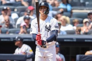 George Lombard Jr. Avoids Serious Knee Injury After Early Exit