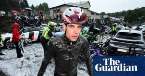 Vuelta a España Stage 3 Cancelled as Hail Storm Forces Riders to Shelter