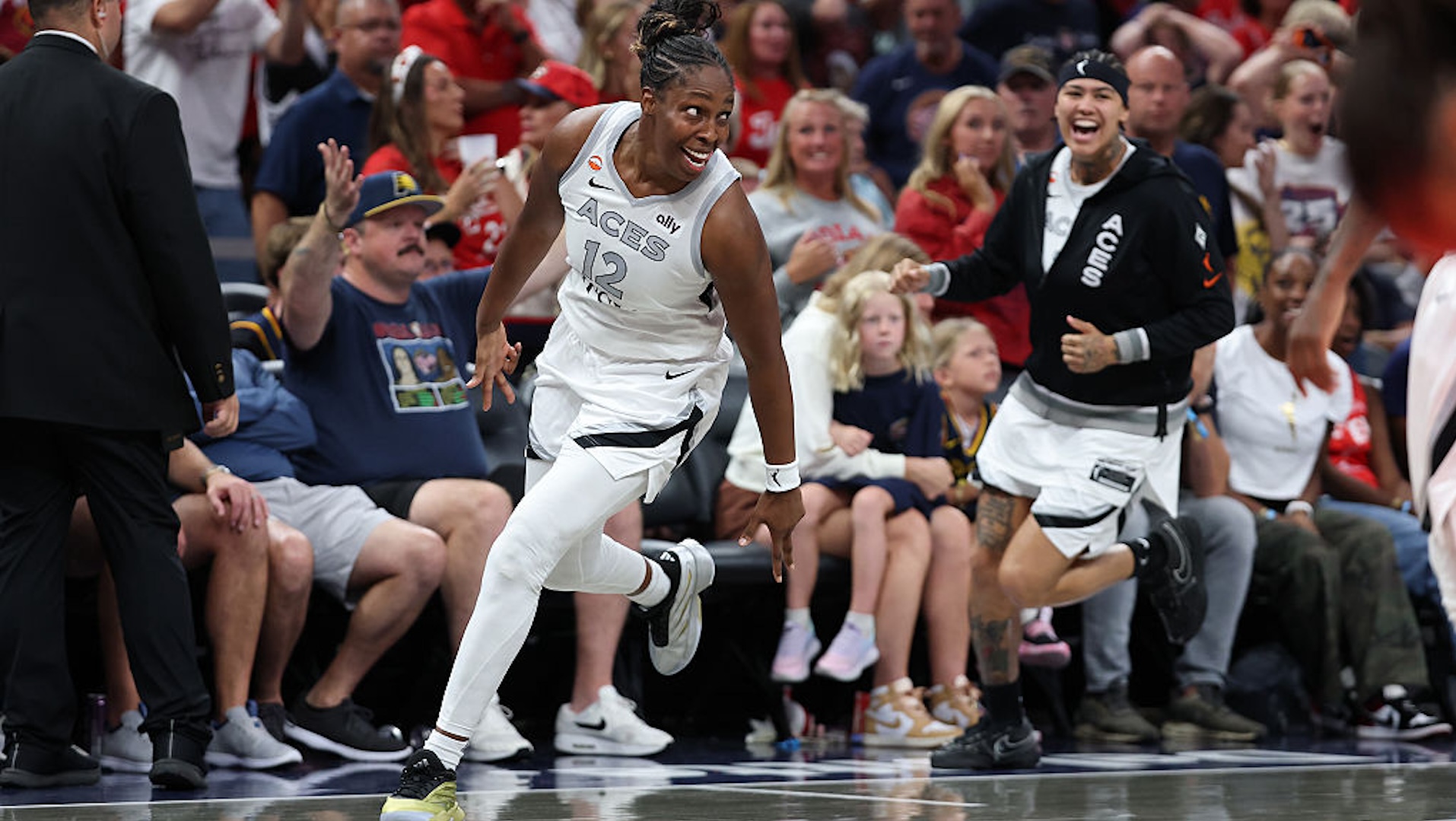 Chelsea Gray Hits Buzzer-Beater as Las Vegas Aces Beat Indiana Fever
