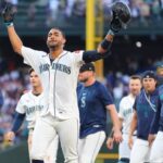 Mariners Walk Off Twins With 4-3 Victory on Ninth-Inning Miscue
