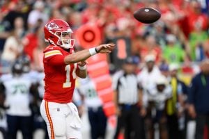 Seahawks, Chiefs Tie 9-9 as Jalen Milroe Shines and Jason Myers Struggles