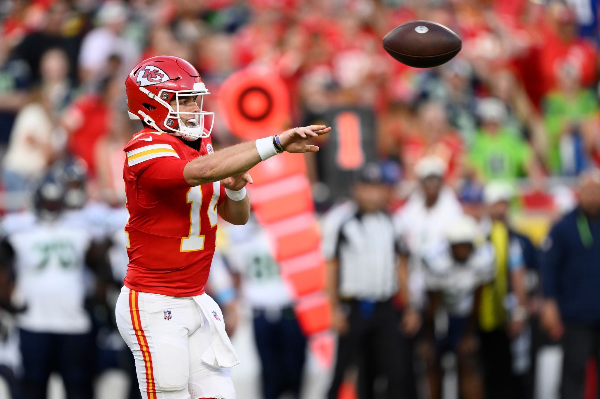 Seahawks, Chiefs Tie 9-9 as Jalen Milroe Shines and Jason Myers Struggles