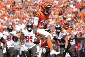 Bengals Beat Buccaneers 33-27 Behind Revamped Defense and Four Fumbles