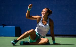 Zheng Qinwen Stuns Iga Swiatek to Reach US Open Quarter-finals