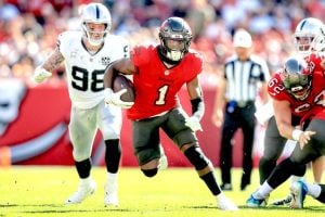 Rachaad White Suffers Shoulder Injury Against Seattle Seahawks