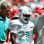 De'Von Achane Suffers Torn ACL, Ending 2026 Season for Miami Dolphins