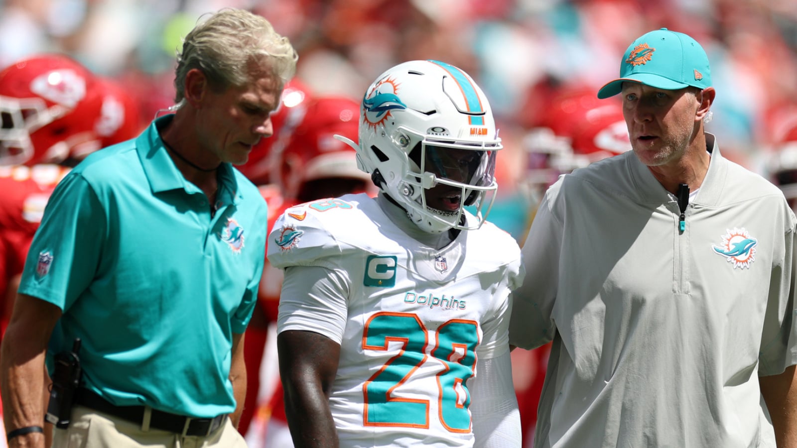 De'Von Achane Suffers Torn ACL, Ending 2026 Season for Miami Dolphins
