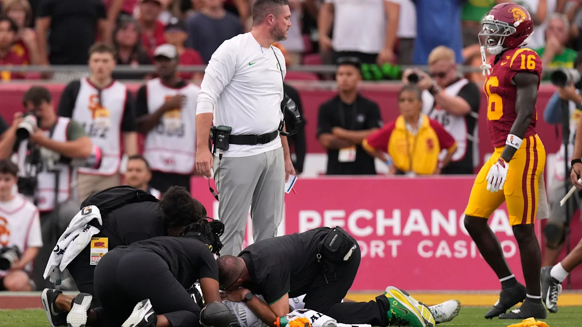 Oregon QB Dante Moore Has Movement After Violent Hit Against USC