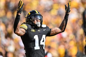 Iowa Beats Iowa State 16-13 on Late Field Goal by Caden Buhr