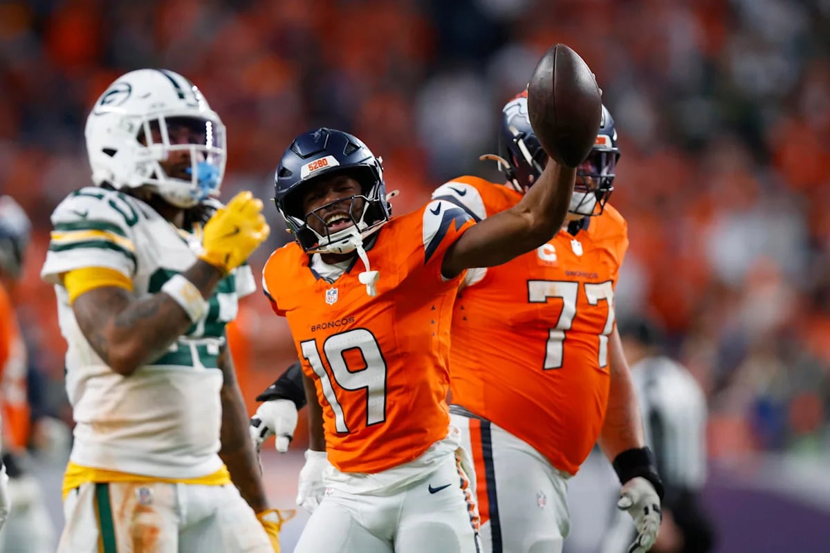 Broncos Rally Past Jaguars Behind Waddle and Coleman