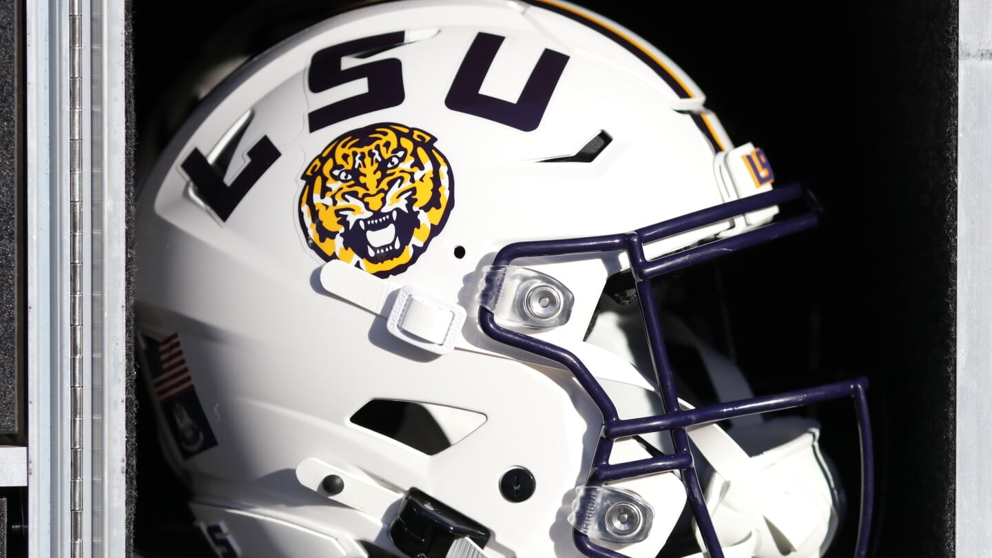 COLLEGE FOOTBALL: OCT 19 LSU at Arkansas