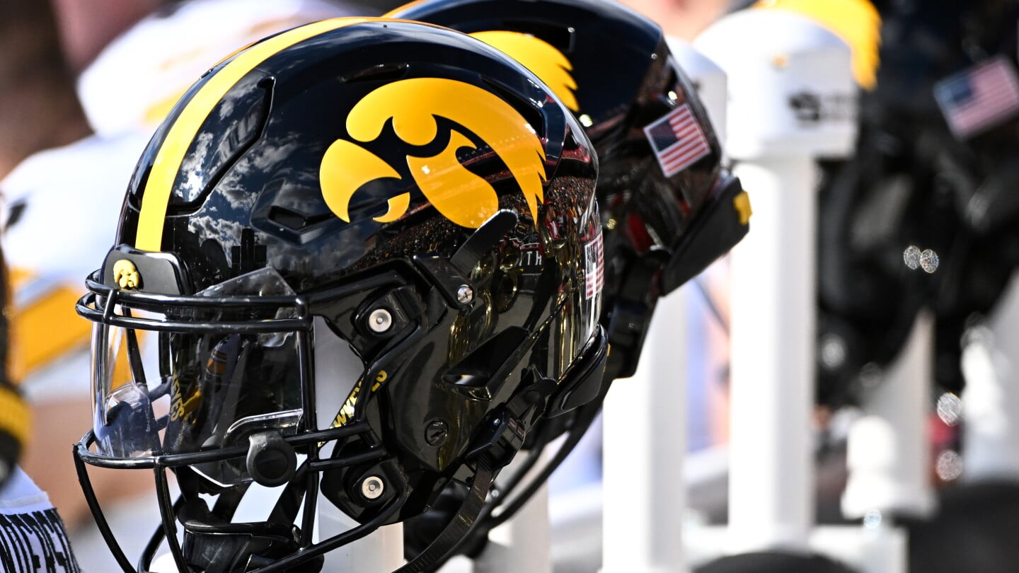 Iowa Hawkeyes v Maryland Terrapins