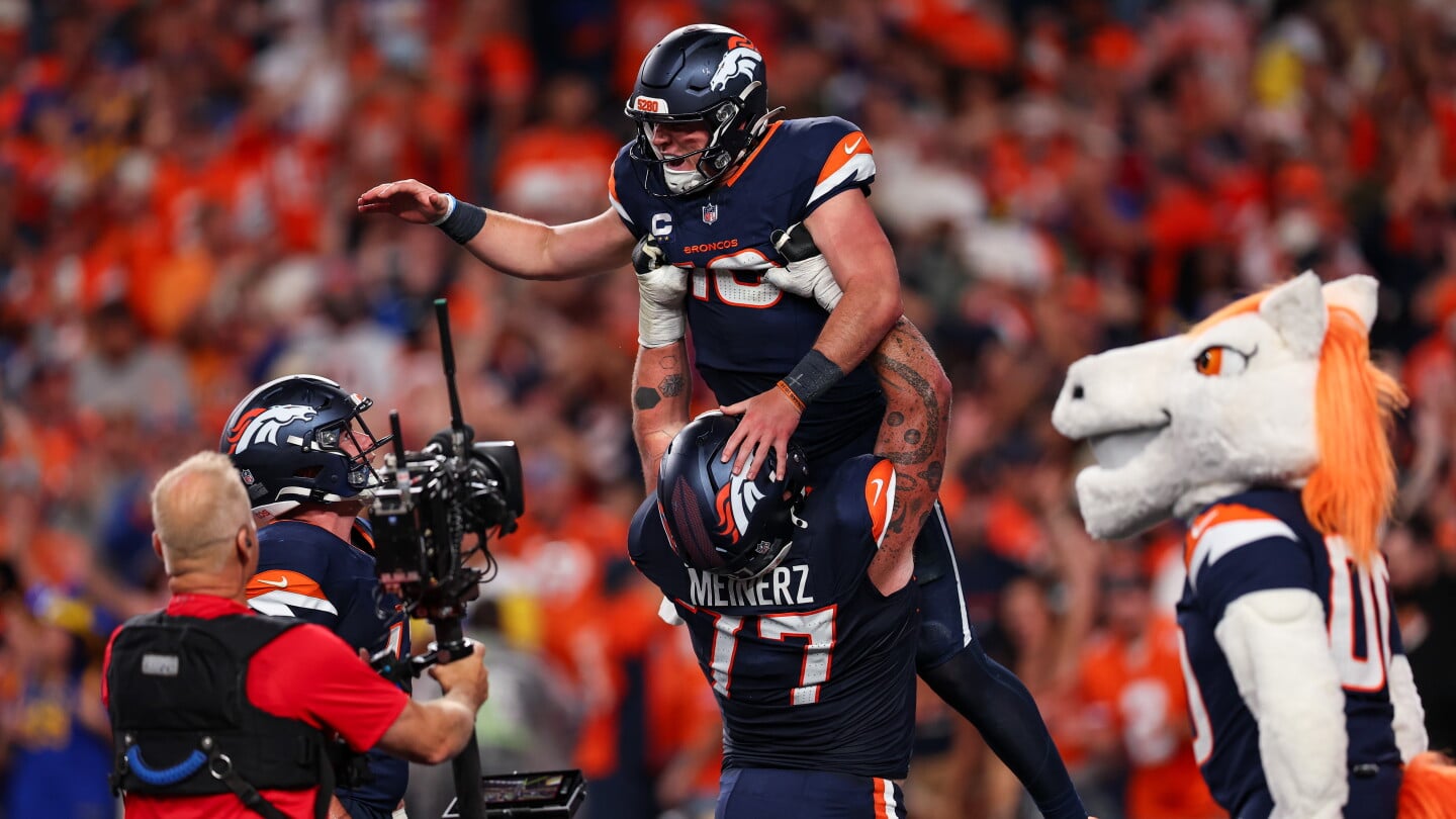 Los Angeles Rams v Denver Broncos