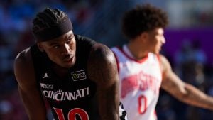 Illinois Defeats Cincinnati 105-96 in Exhibition Game