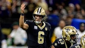 Tyler Shough Plays Through Two Broken Bones in Left Hand