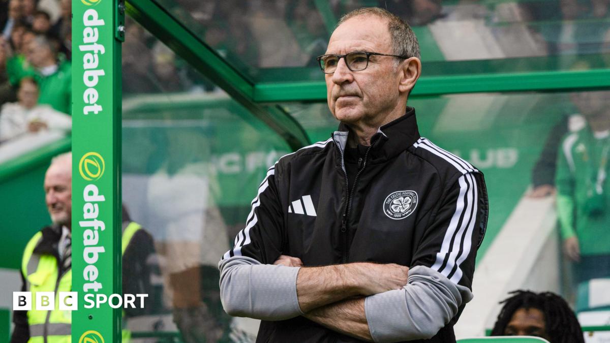 Martin O'Neill in the Celtic dugout