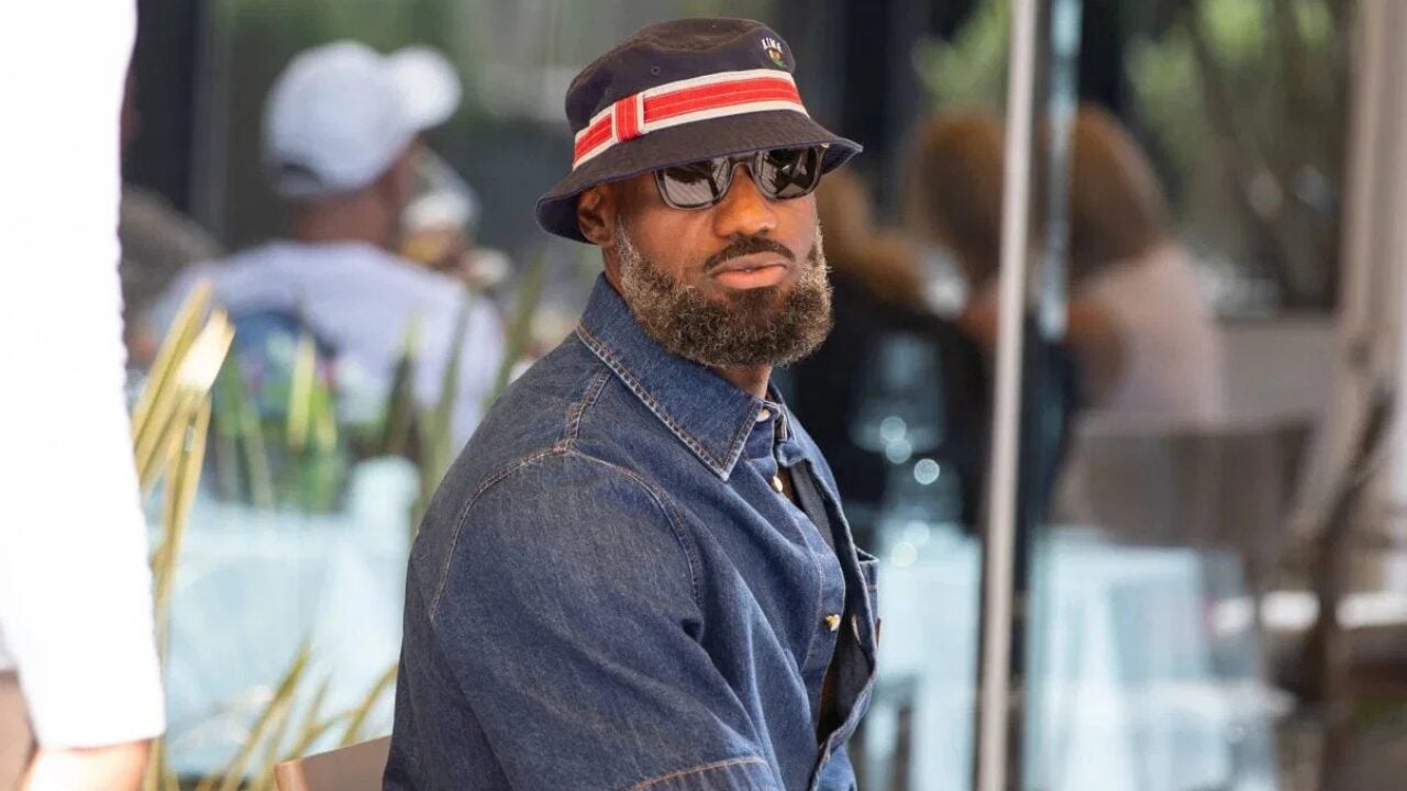 LeBron James Gets Unlimited Fanatics Helicopter Use in Business Deal