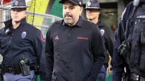 Oregon Edges Nebraska 17 14 as Dylan Raiola Rallies Ducks Late